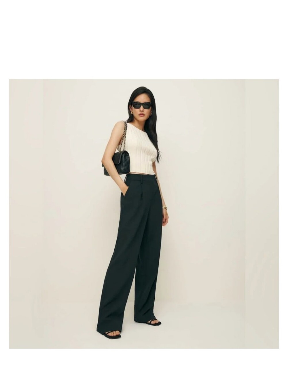 Reformation Alex Mid Rise Short Pant Black - Size 4P BNWT